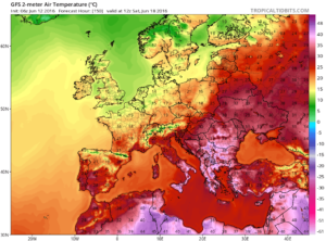 Temperaturile estimate a se inregistra in cursul dupa-amiezii de sambata. In sud-vestul tarii se pot inregistra temperaturi maxime de pana la 40-41 de grade Celsius, aceste valori fiind cu 12-14 grade mai ridicate fata de media climatologica a perioadei. Sursa: tropicaltidbits.com, model GFS.