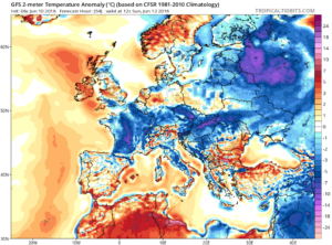 Estimarea abaterilor termice fata de media climatologica pentru dupa-amiaza zilei de vineri. Vestul, centrul si nordul tarii vor avea parte de o vreme usor mai rece decat ar fi normal (cu pana la 2-3 grade), in timp ce regiunile extracarpatice vor cunoaste o abatere termica similara, insa cu semnul plus. Sursa: tropicaltidbits.com.